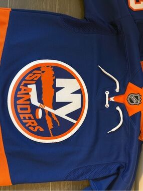 NHL New York Islanders Authentic Barzal Youth Jersey S/M